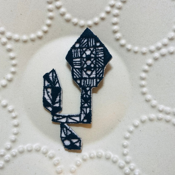 専用 ミナペルホネン ハンドメイド ブローチアクセサリー ミナペルホネンハンドメイドブローチ