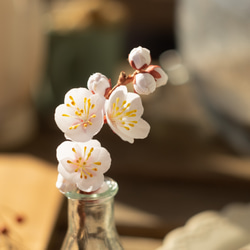 白梅 の 布花 ブローチ 6枚目の画像