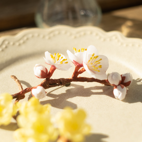 白梅 の 布花 ブローチ 7枚目の画像