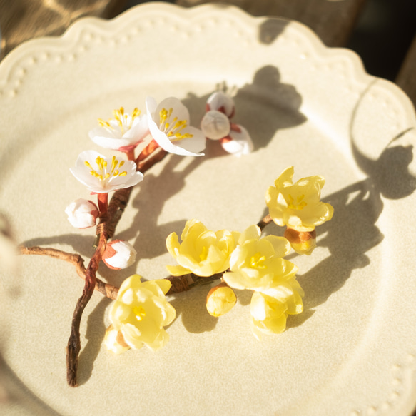 白梅 の 布花 ブローチ 4枚目の画像