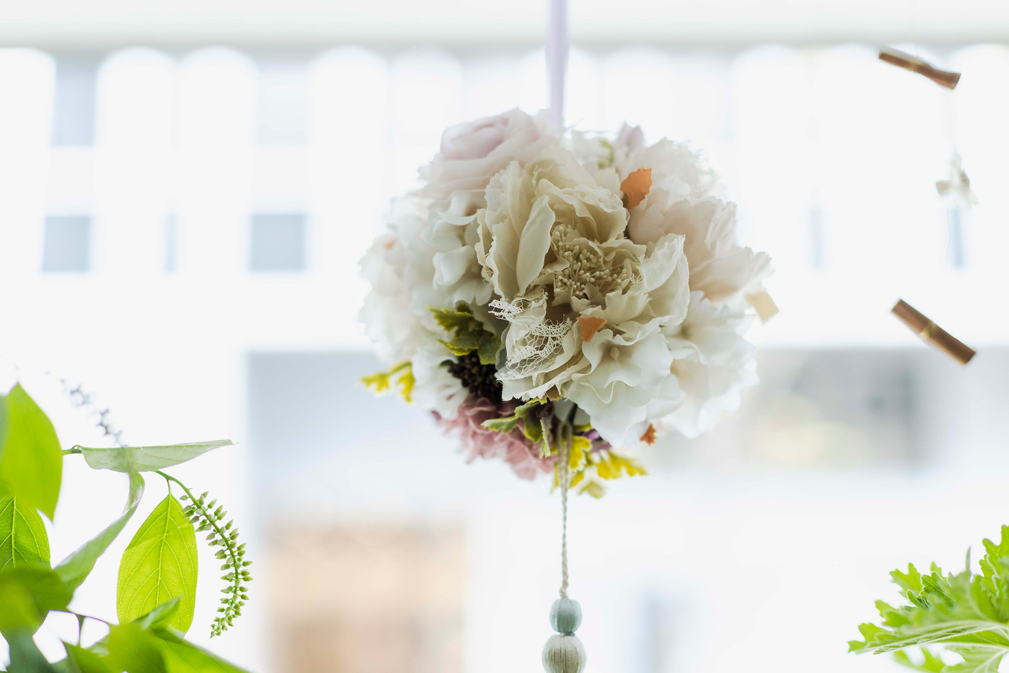 フラワーボール 　M＜ホワイトパープル＞