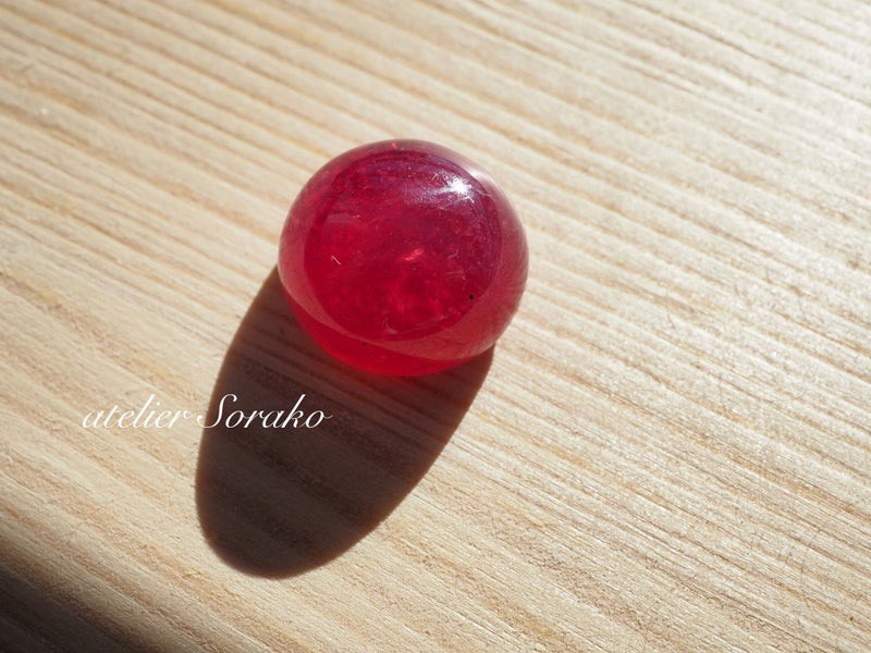 天然石　ルビー