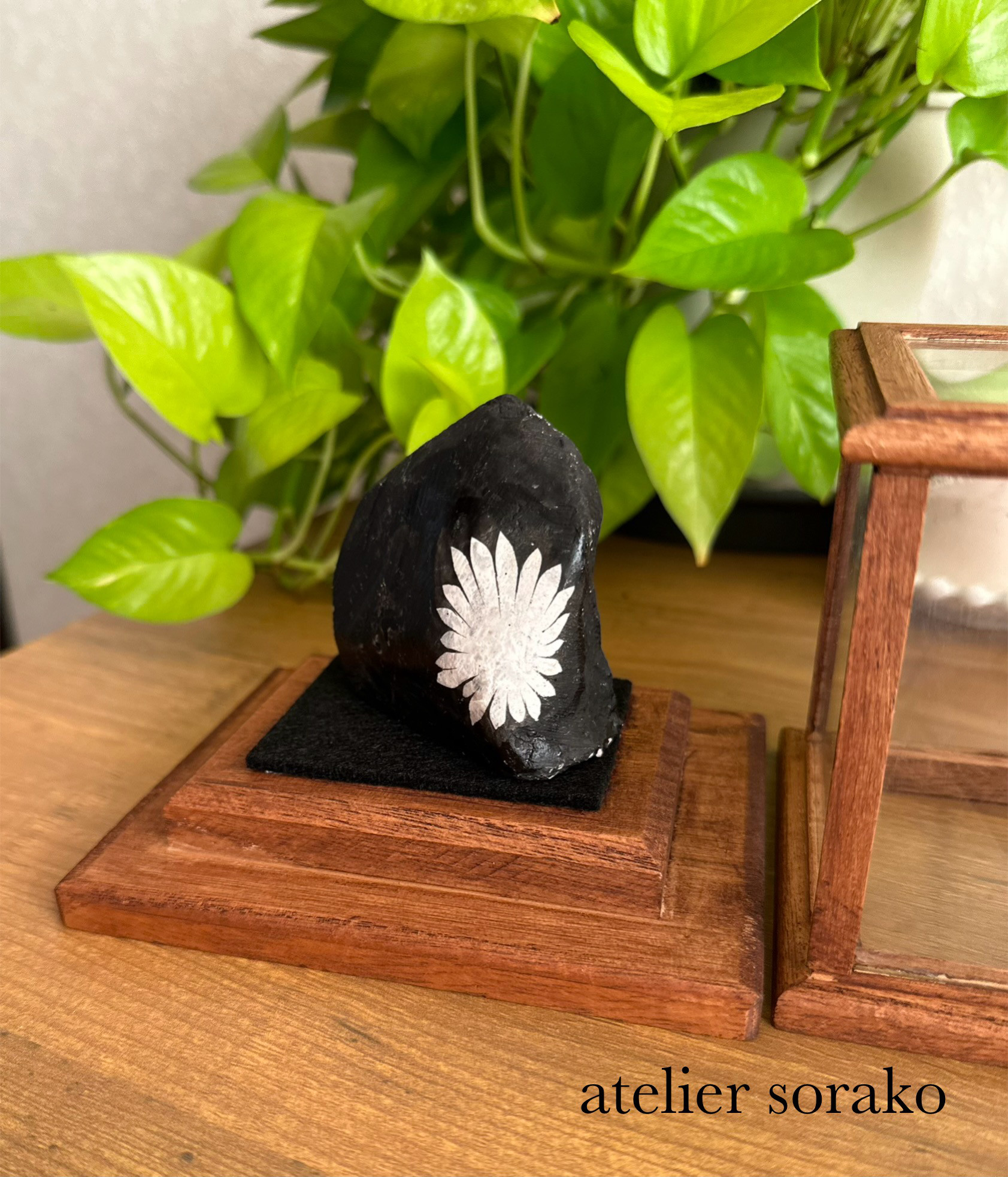 特別セール！天然石　クリサンセマムストーン　ケース付き