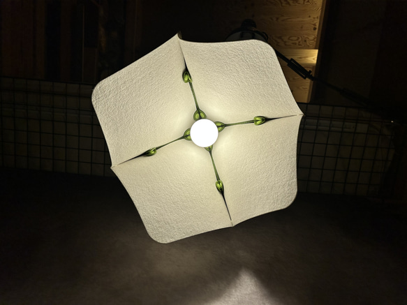 フェルト製ランプシェード　ペンダントライト　花　ホワイト×ライトグリーン 7枚目の画像