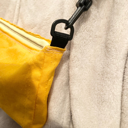 綿生地の黄色のスマホバッグ横型(裏地内ポケット付き) 7枚目の画像