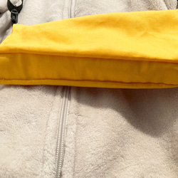 綿生地の黄色のスマホバッグ横型(裏地内ポケット付き) 10枚目の画像