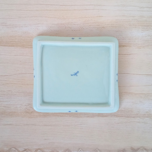 小鳥がかわいい角皿 染め付け 取り皿 ケーキ皿 四角 中皿 hukutomi