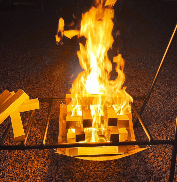 薪 ホワイトポプラ積層材 サイズ混合２２kg 送料無料 焚火 キャンプファイヤー アウトドア燃料 BBQ 15枚目の画像