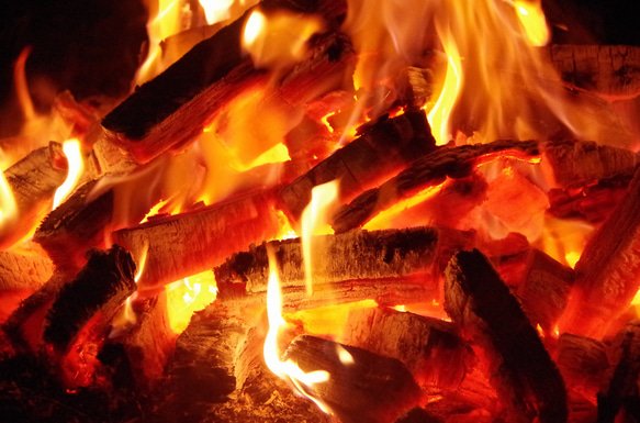 薪 ホワイトポプラ積層材 サイズ混合２２kg 送料無料 焚火 キャンプファイヤー アウトドア燃料 BBQ 18枚目の画像