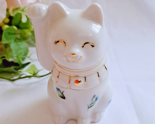 福を招く 招き猫 結婚祝い 還暦祝い 新築 玄関 リビング お花 ネコ
