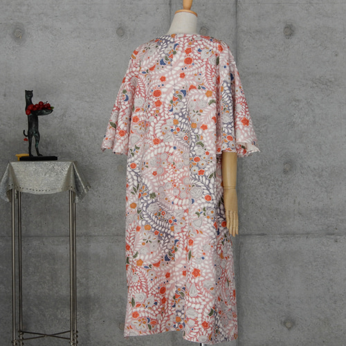 着物リメイク豪華辻が花ワンピース 着物リメイクワンピース 辻が花 黒色 ブラック 訪問着 リメイク ドレス