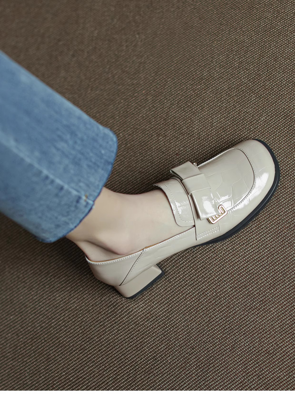 レディース靴 ベージュ パンプス エナメル パンプス走れる ヒール パンプス キーヒール 結婚式 結婚祝い カスミソウ