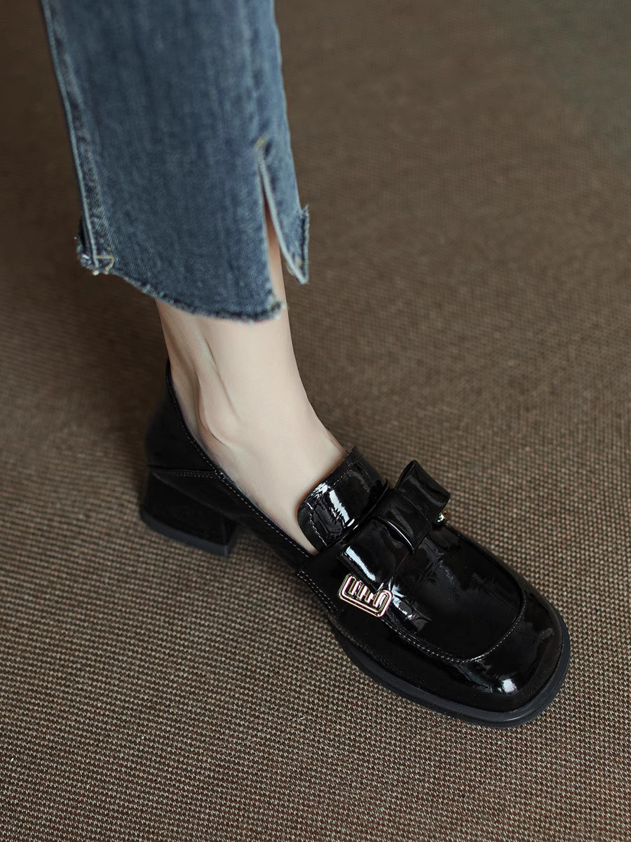 レディース靴 ベージュ パンプス エナメル パンプス走れる ヒール パンプス キーヒール 結婚式 結婚祝い カスミソウ