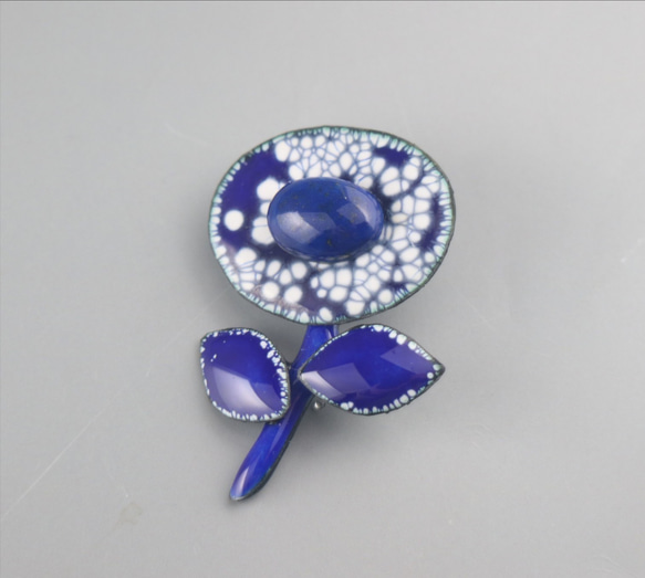 藍花の七宝焼きブローチ 2枚目の画像