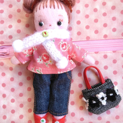 フェルトの着せ替え人形　お片付けバッグ（ピンク）　プレゼント 4枚目の画像