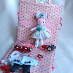フェルトの着せ替え人形　お片付けバッグ（ピンク）　プレゼント 3枚目の画像