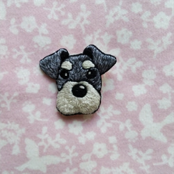 【受注製作】シュナウザーの刺繍ブローチ　犬 3枚目の画像