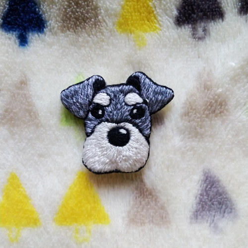 受注製作】シュナウザーの刺繍ブローチ 犬 ブローチ haniho 通販 
