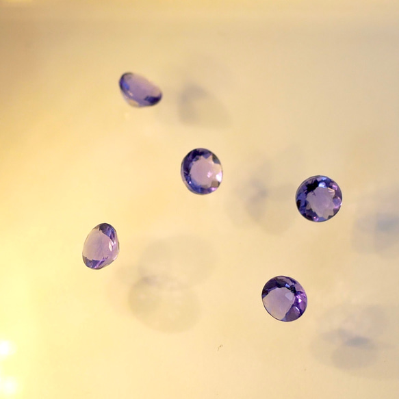 4mmカラーチェンジフローライトの一粒ネックレス　希少石　サージカルステンレス　華奢　シンプル　デイリー　ブルー　紫 3枚目の画像