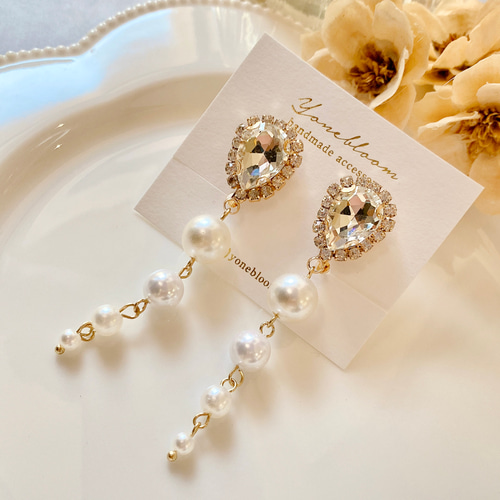 ビジュー4連パール揺れるピアス♡イヤリング サージカルステンレス  