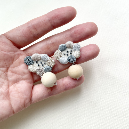 オーダーページ◇4.cheese.刺繍ピアス.刺繍イヤリング 再販˖*291◇fine◇刺繍ピアス.刺繍イヤリング.刺繍アクセサリー