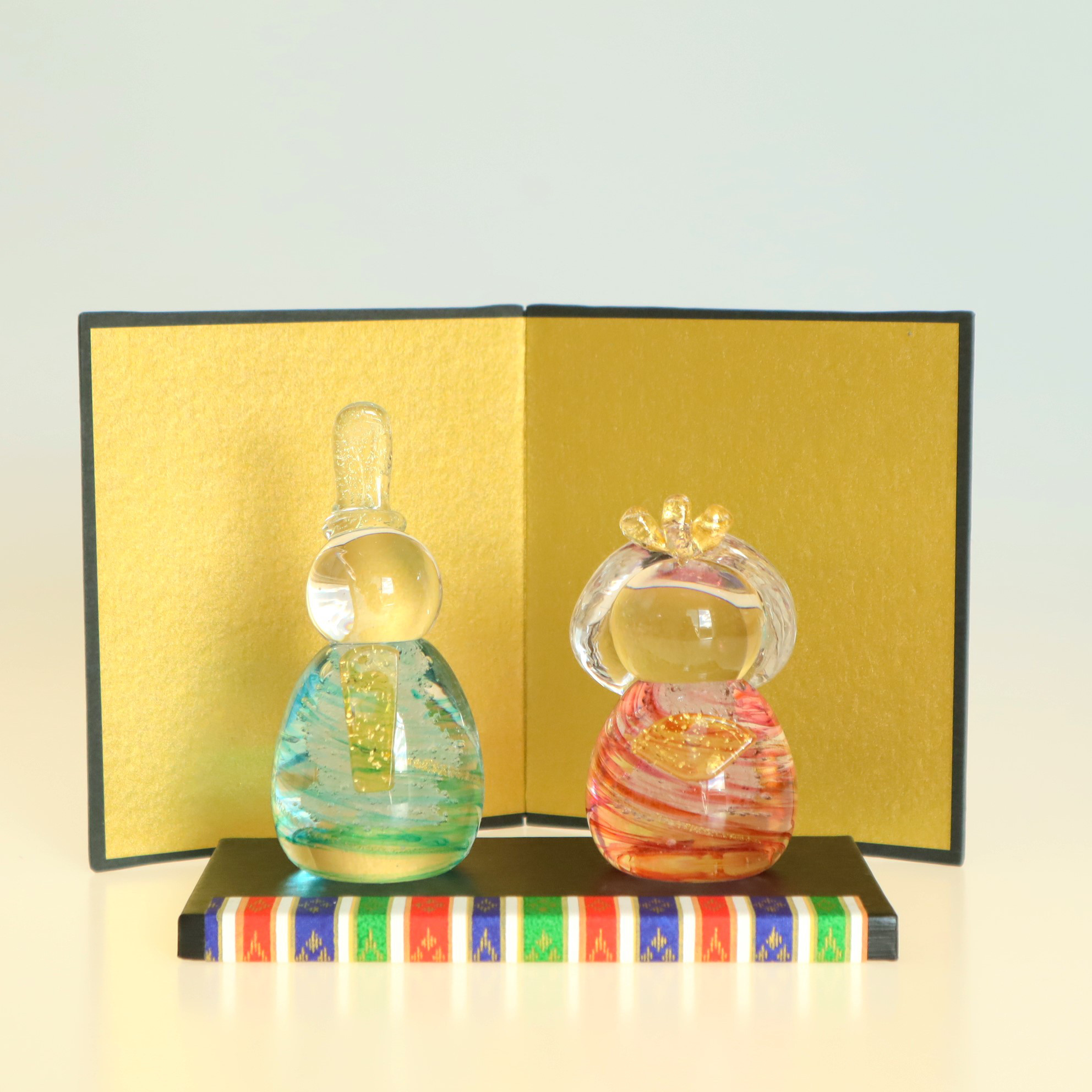 《桃の節句》 お雛様2023 木箱入り 繧繝（うんげん）付台　オプションあり！