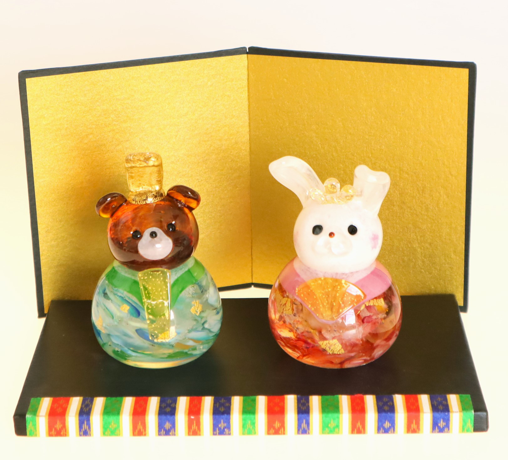 ガラスのお雛様~ｳｻｸﾏ～ 木箱入り 繧繝（うんげん）付台　オプションあり！