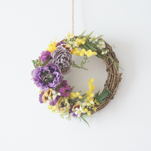 Creema限定・1点物】春の庭・ラナンキュラスとミモザのフラワーリース  