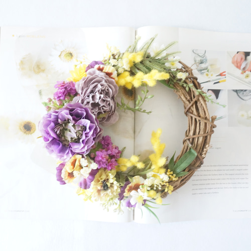 Creema限定・1点物】春の庭・ラナンキュラスとミモザのフラワーリース  