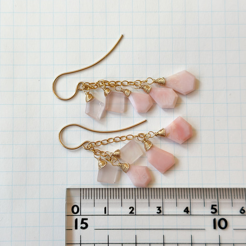 ピンクオパールとローズクォーツのひらり桜ピアス／イヤリング*天然石