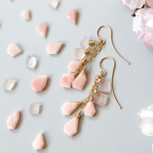 ピンクオパールとローズクォーツのひらり桜ピアス／イヤリング*天然石