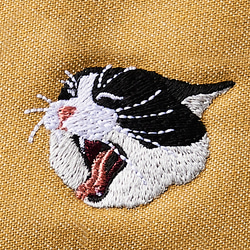 ブックカバー 文庫版サイズ あくびする猫 刺繍 ブックカバー 日本製 4枚目の画像