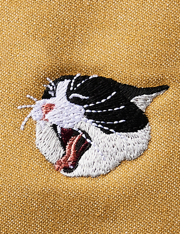 ブックカバー 文庫版サイズ あくびする猫 刺繍 ブックカバー 日本製 4枚目の画像