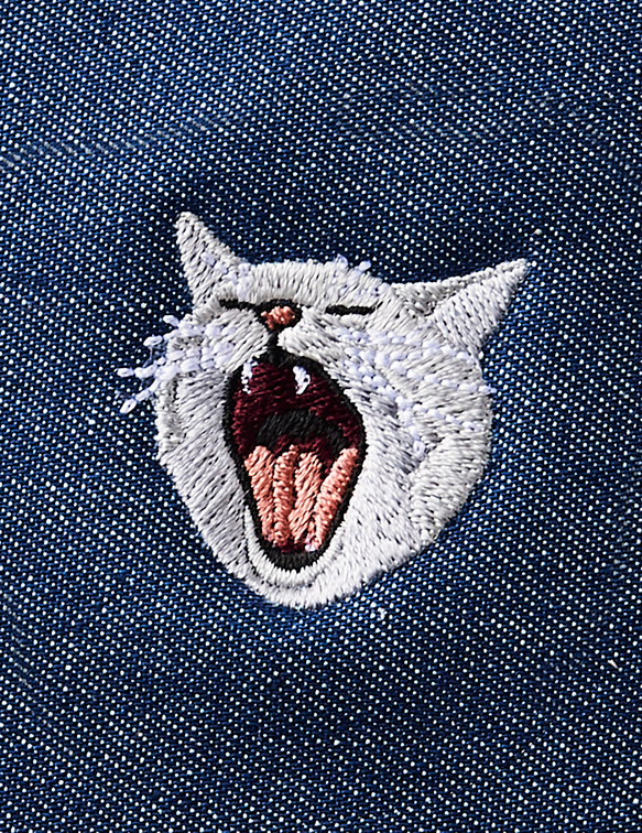 ブックカバー 文庫版サイズ あくびする猫 刺繍 ブックカバー 日本製 3枚目の画像