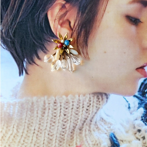vintage flower ♡ ヴィンテージビーズと真鍮の大ぶりの個性的なピアス