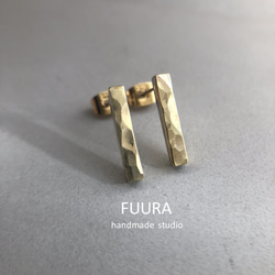 brass pierce koeda mini /真鍮/ピアス/槌目/ハンドメイド/シンプル 1枚目の画像