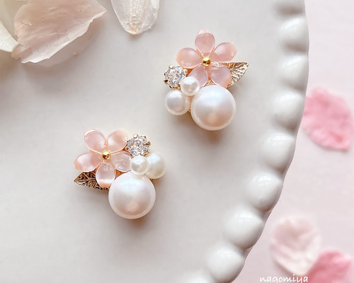 特集掲載 / 再販】 桜 × 淡水パール ビジュー ピアス イヤリング 金属