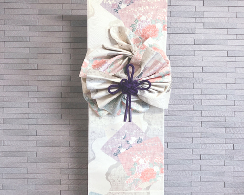 帯をリメイクした飾り結びのあるタペストリー その他インテリア