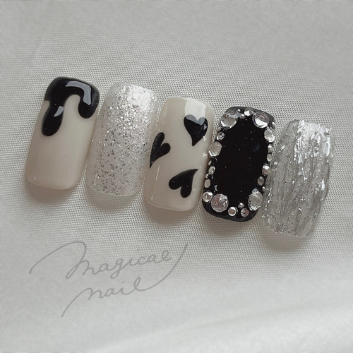 ブラックなスイーツネイル ハート かっこいいネイルチップ 普段使い