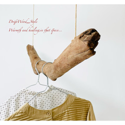 流木インテリア 太くて無骨な天然流木の中型ハンガーラック 北欧 衣装掛け ハンギング 吊り下げ ハンガーポール 5枚目の画像