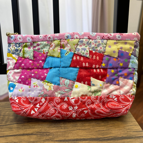 パッチワークキルト小物入れピンク大 ポーチ ハウリン 通販｜Creema  