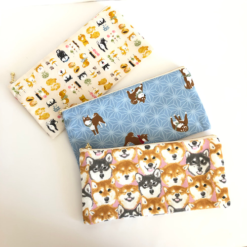 スタンドペンケース シリコンペンケース 芝犬 - メルカリ