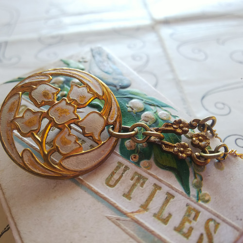 GW値下げ　オランダアンティーク　ベスト　花柄　レーヨン アンティーク すずらんWhite（28㎜）クラシカルFloralネックレス