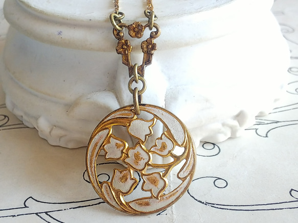 アンティーク すずらんWhite（28㎜）クラシカルFloralネックレス