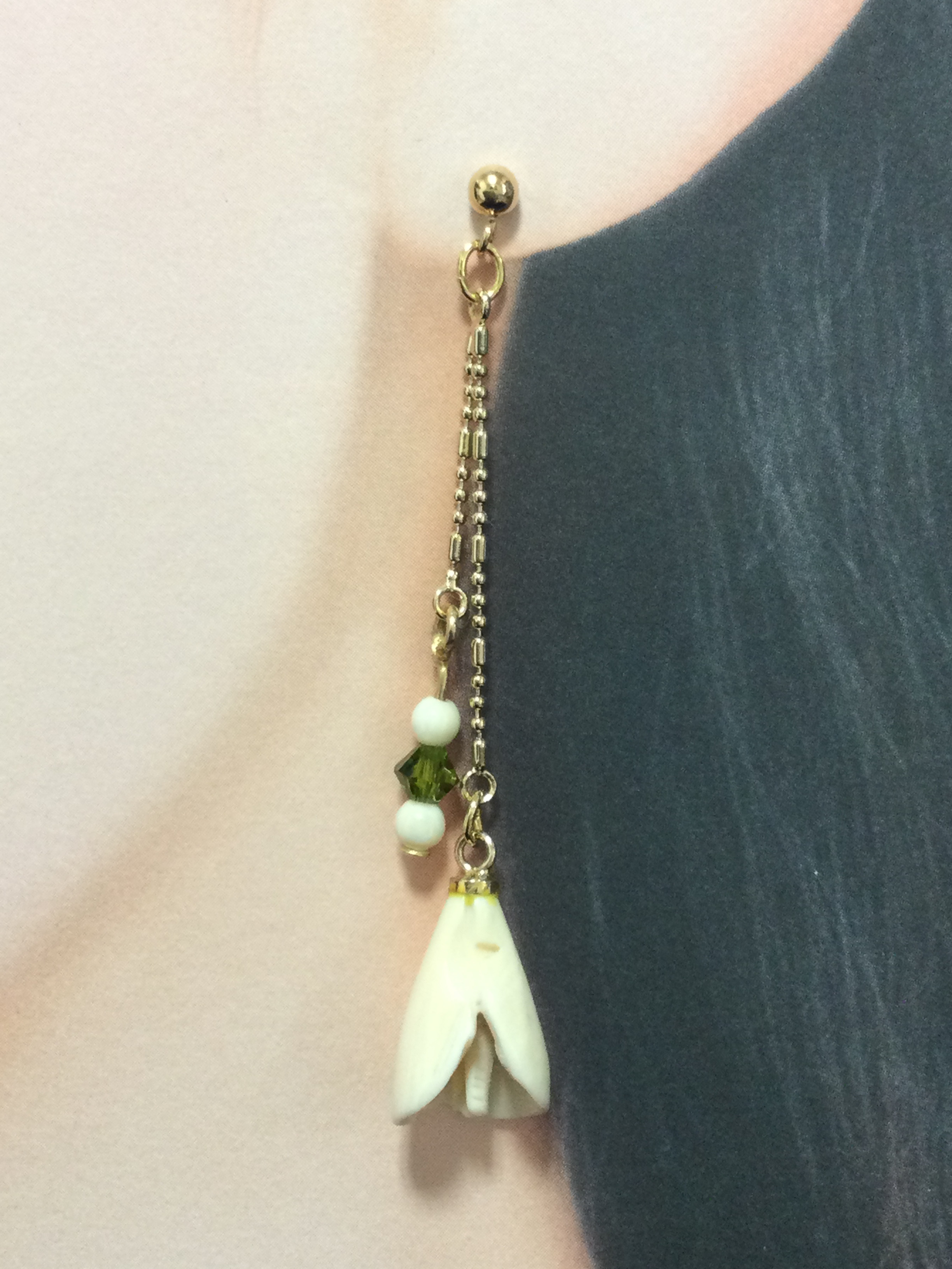 ☆本象牙ピアス（花、カラー）14kgf使用　A-88※