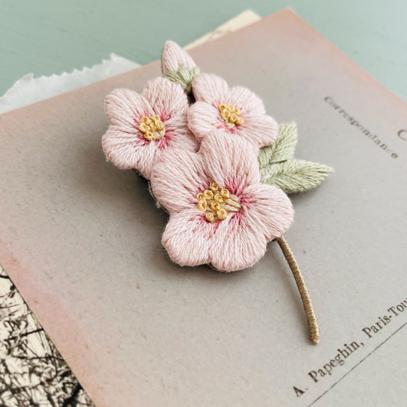 ［期間限定SALE］桜の刺繍ブローチ＊c 3枚目の画像