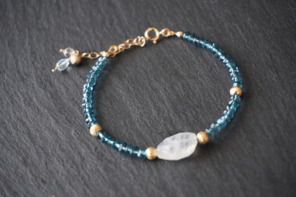 天然石 ムーンストーンとロンドンブルーカラーコーティングクォーツの