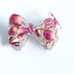 「小花を閉じ込めて」ローズレッドリボン+プチ淡水パールのブローチ＊ブリザーブドフラワー&ドライフラワー 7枚目の画像