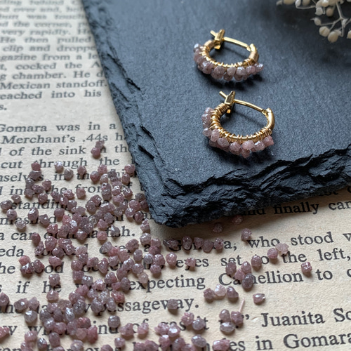 K14WG ピンクストーンのフープピアス 極小✨ ピンクダイヤモンド 原石 フープピアス k16gp ピアス（フープ