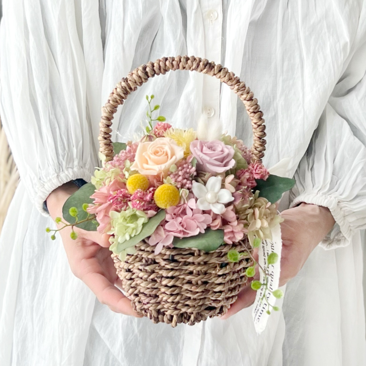 バスケットアレンジ　くすみピンク　両親贈呈　プリザーブドフラワー　結婚祝い　誕生日　発表会　新築祝い